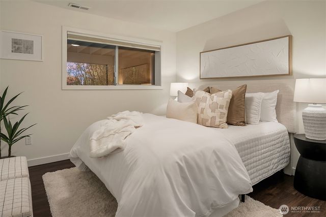 10001 SE 25th Street, Bellevue, WA 98004