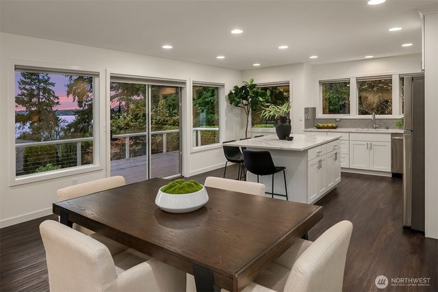 10001 SE 25th Street, Bellevue, WA 98004