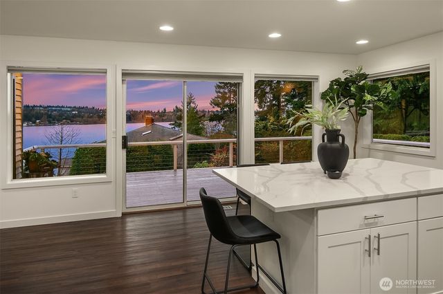 10001 SE 25th Street, Bellevue, WA 98004