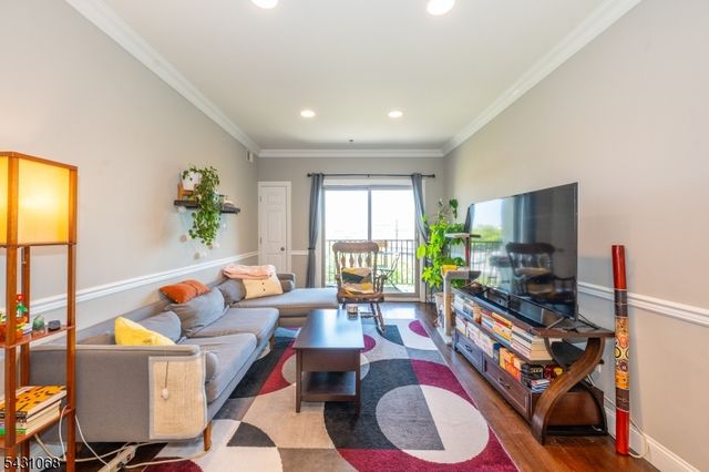 15 Tichenor Ln 406, Newark City, NJ 07114