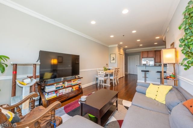 15 Tichenor Ln 406, Newark City, NJ 07114