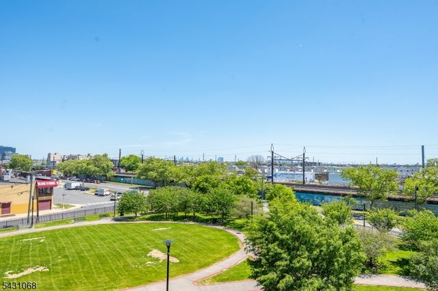 15 Tichenor Ln 406, Newark City, NJ 07114