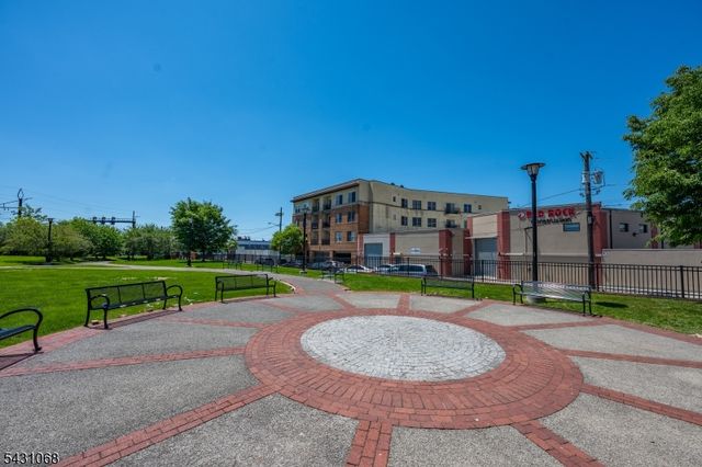 15 Tichenor Ln 406, Newark City, NJ 07114
