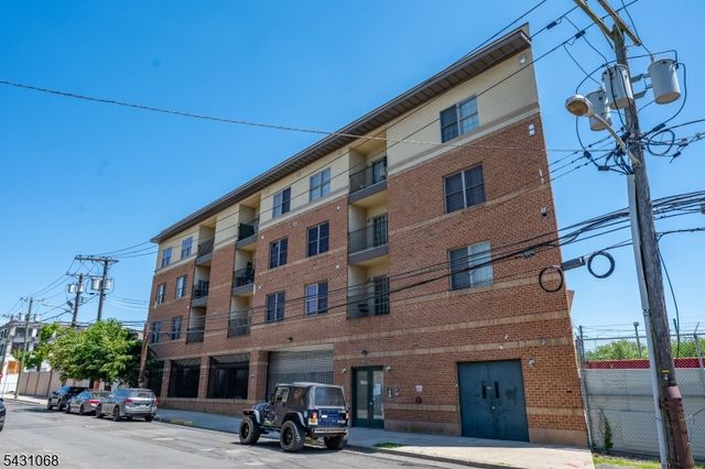 15 Tichenor Ln 406, Newark City, NJ 07114
