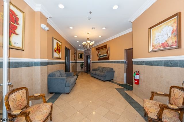 15 Tichenor Ln 406, Newark City, NJ 07114