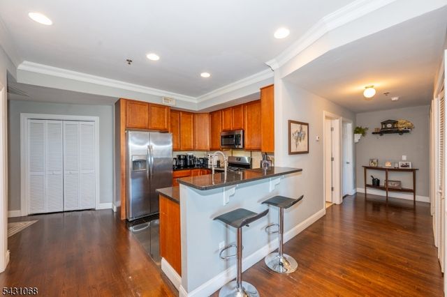 15 Tichenor Ln 406, Newark City, NJ 07114