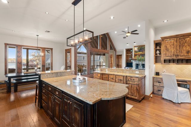 109 King Shore Blvd, Scroggins, TX 75480