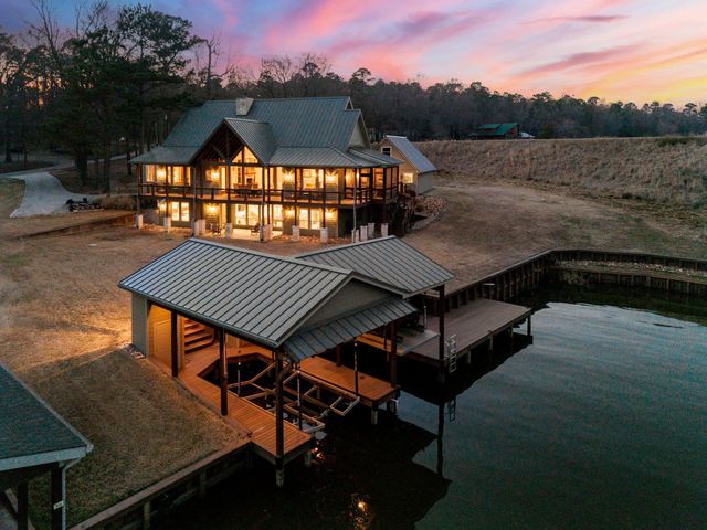 109 King Shore Blvd, Scroggins, TX 75480