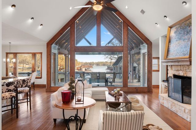 109 King Shore Blvd, Scroggins, TX 75480