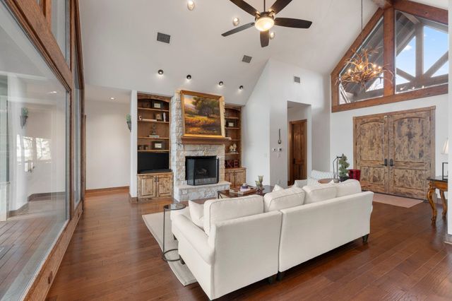 109 King Shore Blvd, Scroggins, TX 75480