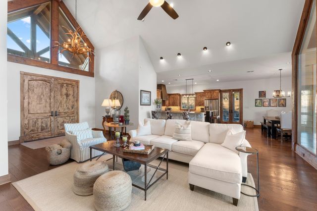 109 King Shore Blvd, Scroggins, TX 75480