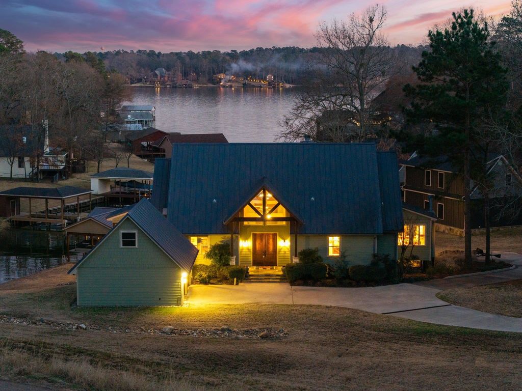 109 King Shore Blvd, Scroggins, TX 75480