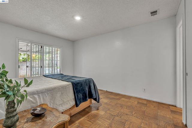 713 Falcon Drive, Vallejo, CA 94589
