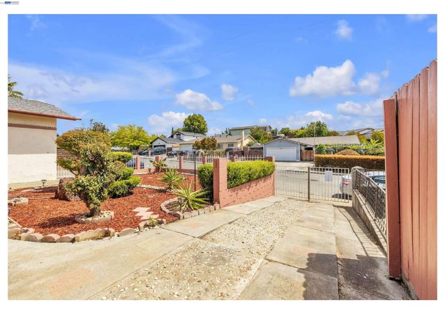 713 Falcon Drive, Vallejo, CA 94589