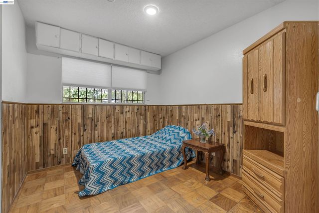 713 Falcon Drive, Vallejo, CA 94589