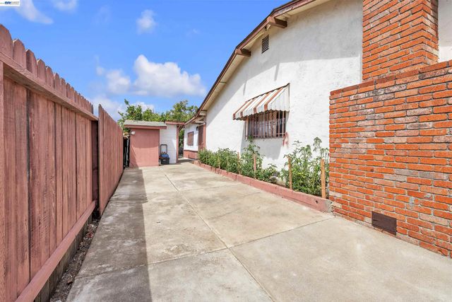 713 Falcon Drive, Vallejo, CA 94589