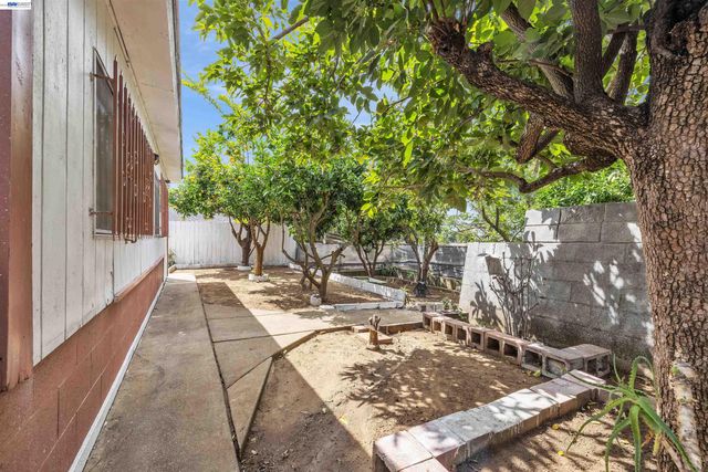 713 Falcon Drive, Vallejo, CA 94589