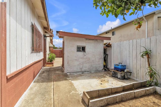 713 Falcon Drive, Vallejo, CA 94589