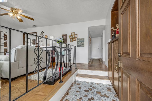 713 Falcon Drive, Vallejo, CA 94589