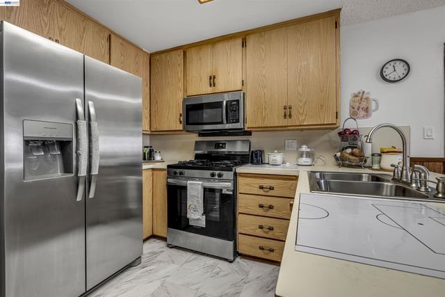 713 Falcon Drive, Vallejo, CA 94589