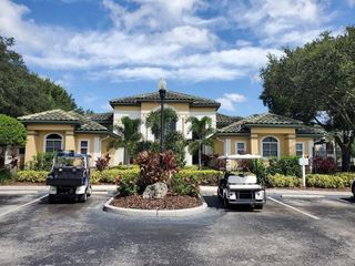 5807 LEGACY CRESCENT PLACE 201, Riverview, FL 33578