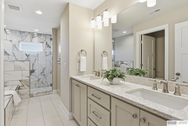 20505 Jeannie Lane, Gretna, NE 68028