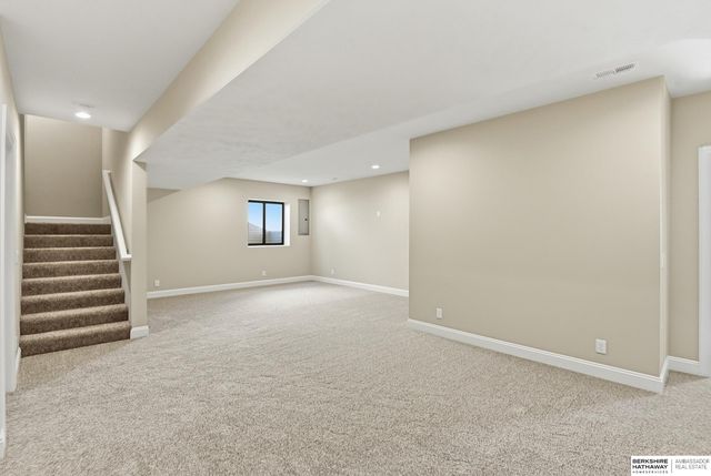 20505 Jeannie Lane, Gretna, NE 68028