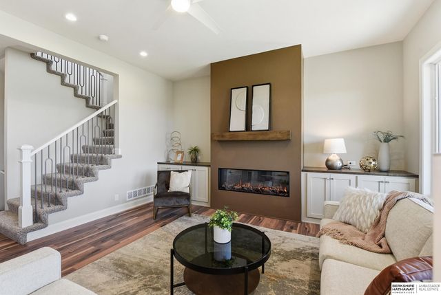 20505 Jeannie Lane, Gretna, NE 68028