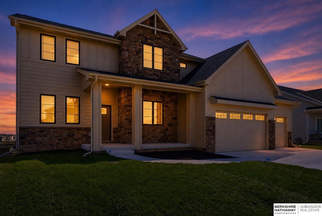 20505 Jeannie Lane, Gretna, NE 68028