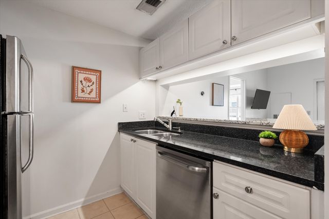 2025 Woodmont Blvd Apt 347, Nashville, TN 37215