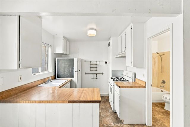 221 21st Street, Huntington Beach, CA 92648