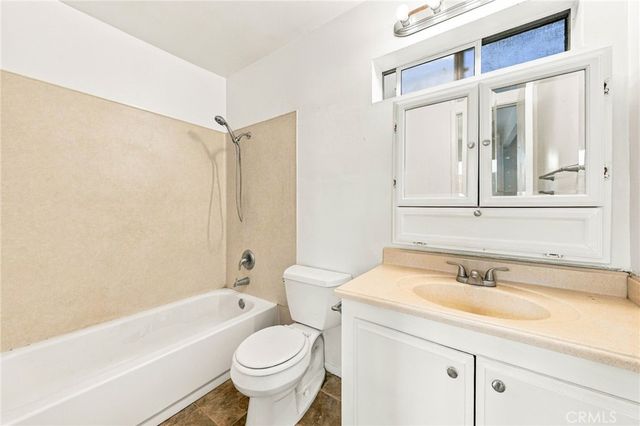 221 21st Street, Huntington Beach, CA 92648