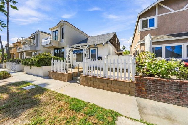 221 21st Street, Huntington Beach, CA 92648