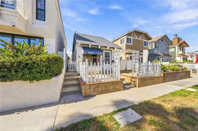 221 21st Street, Huntington Beach, CA 92648