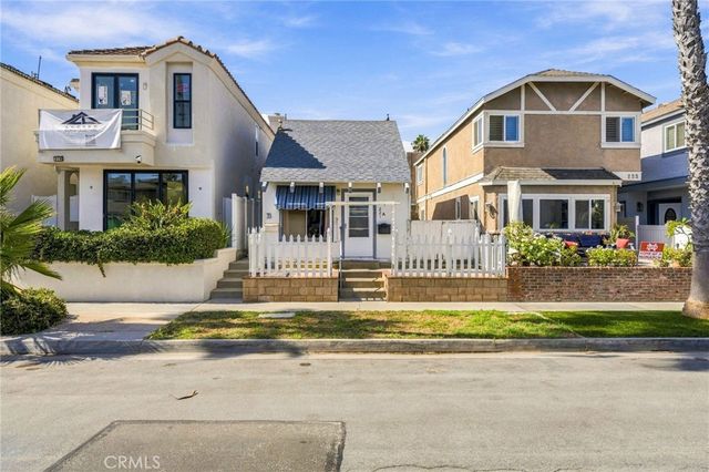 221 21st Street, Huntington Beach, CA 92648
