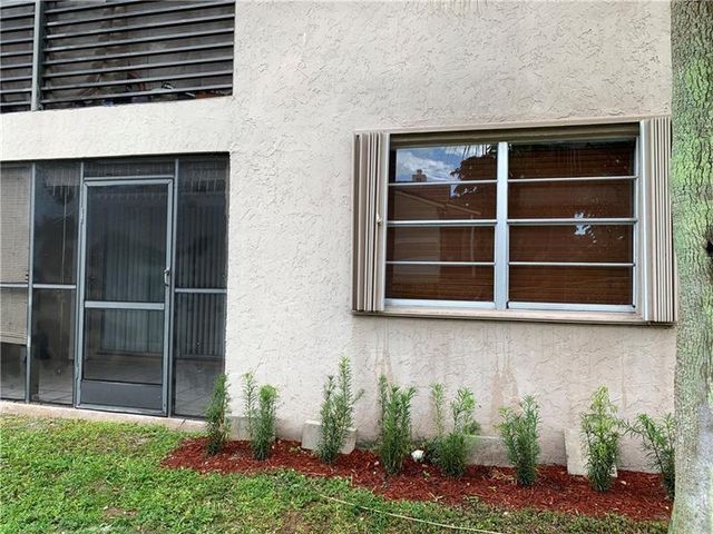 2830 Riverside Drive 102-3, Coral Springs, FL 33065