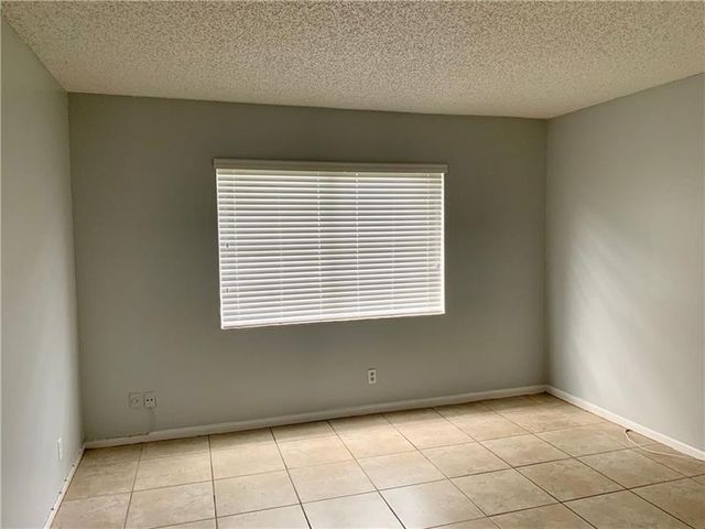 2830 Riverside Drive 102-3, Coral Springs, FL 33065