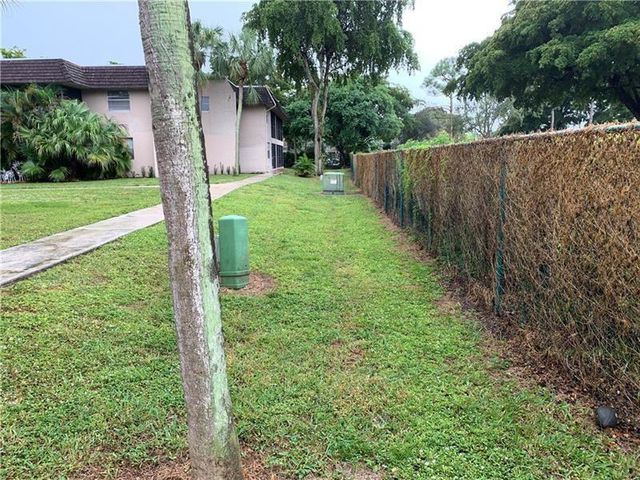 2830 Riverside Drive 102-3, Coral Springs, FL 33065