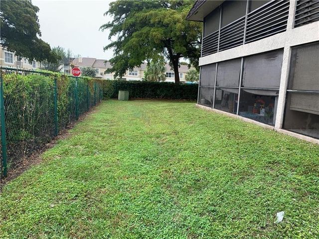 2830 Riverside Drive 102-3, Coral Springs, FL 33065