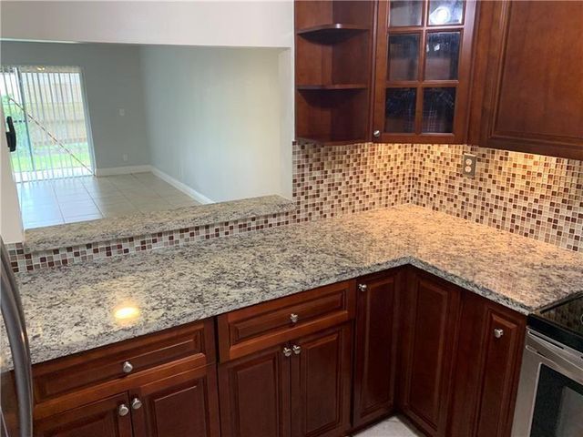 2830 Riverside Drive 102-3, Coral Springs, FL 33065