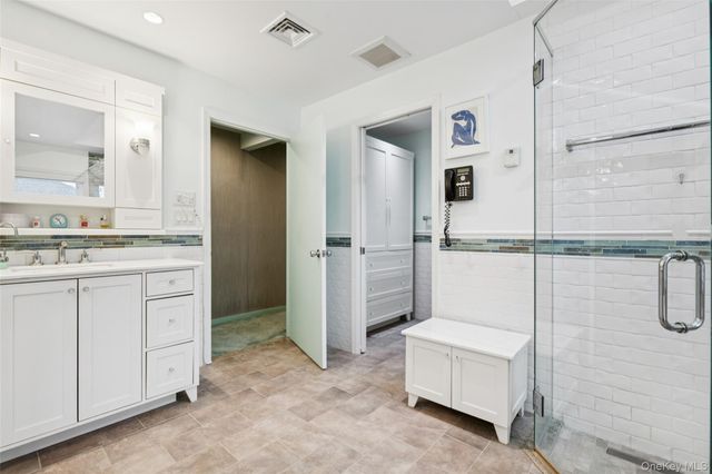 982 Clark Place, Woodmere, NY 11598