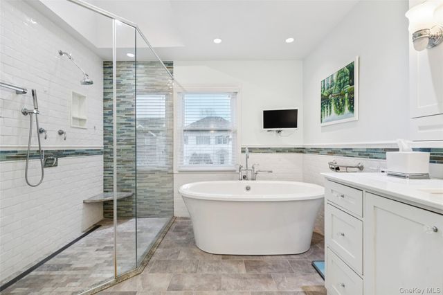 982 Clark Place, Woodmere, NY 11598