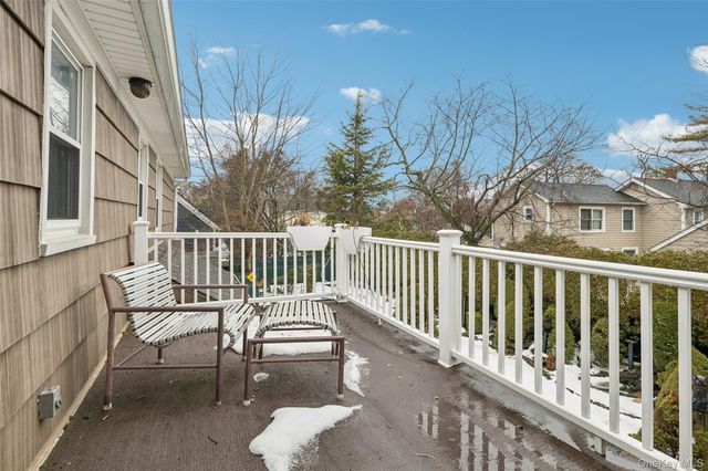 982 Clark Place, Woodmere, NY 11598