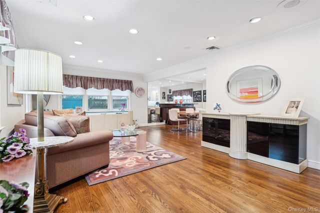 982 Clark Place, Woodmere, NY 11598