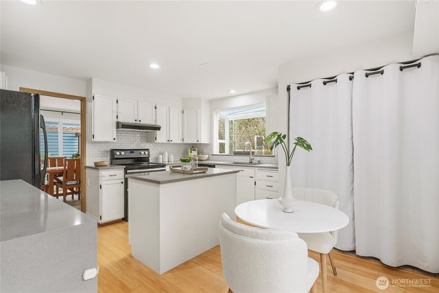 14809 NE 9th Place, Bellevue, WA 98007