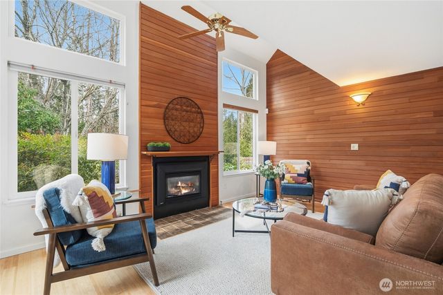 14809 NE 9th Place, Bellevue, WA 98007