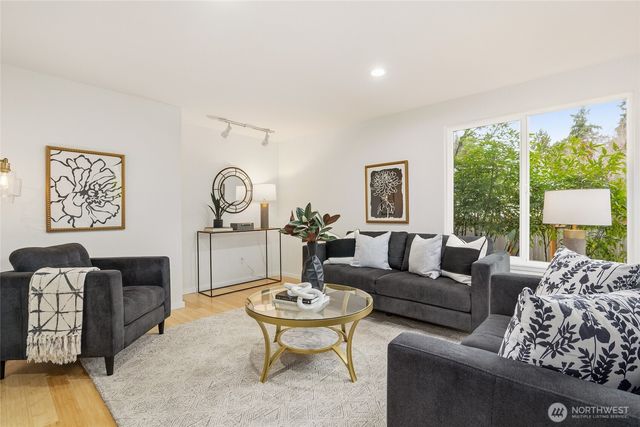 14809 NE 9th Place, Bellevue, WA 98007