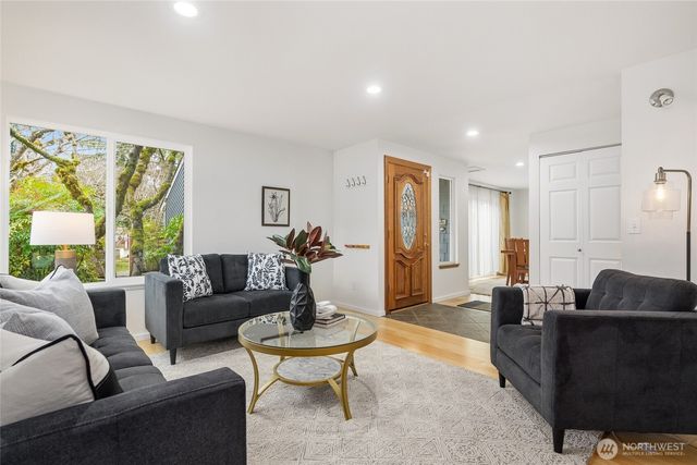 14809 NE 9th Place, Bellevue, WA 98007