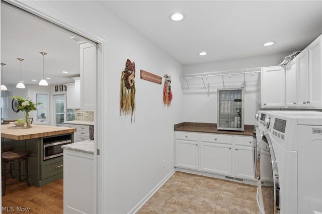 10376 Lake Meadows Drive, Strongsville, OH 44136