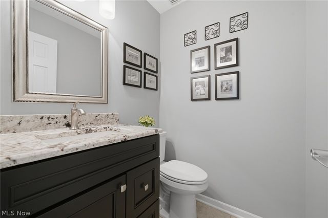 10376 Lake Meadows Drive, Strongsville, OH 44136